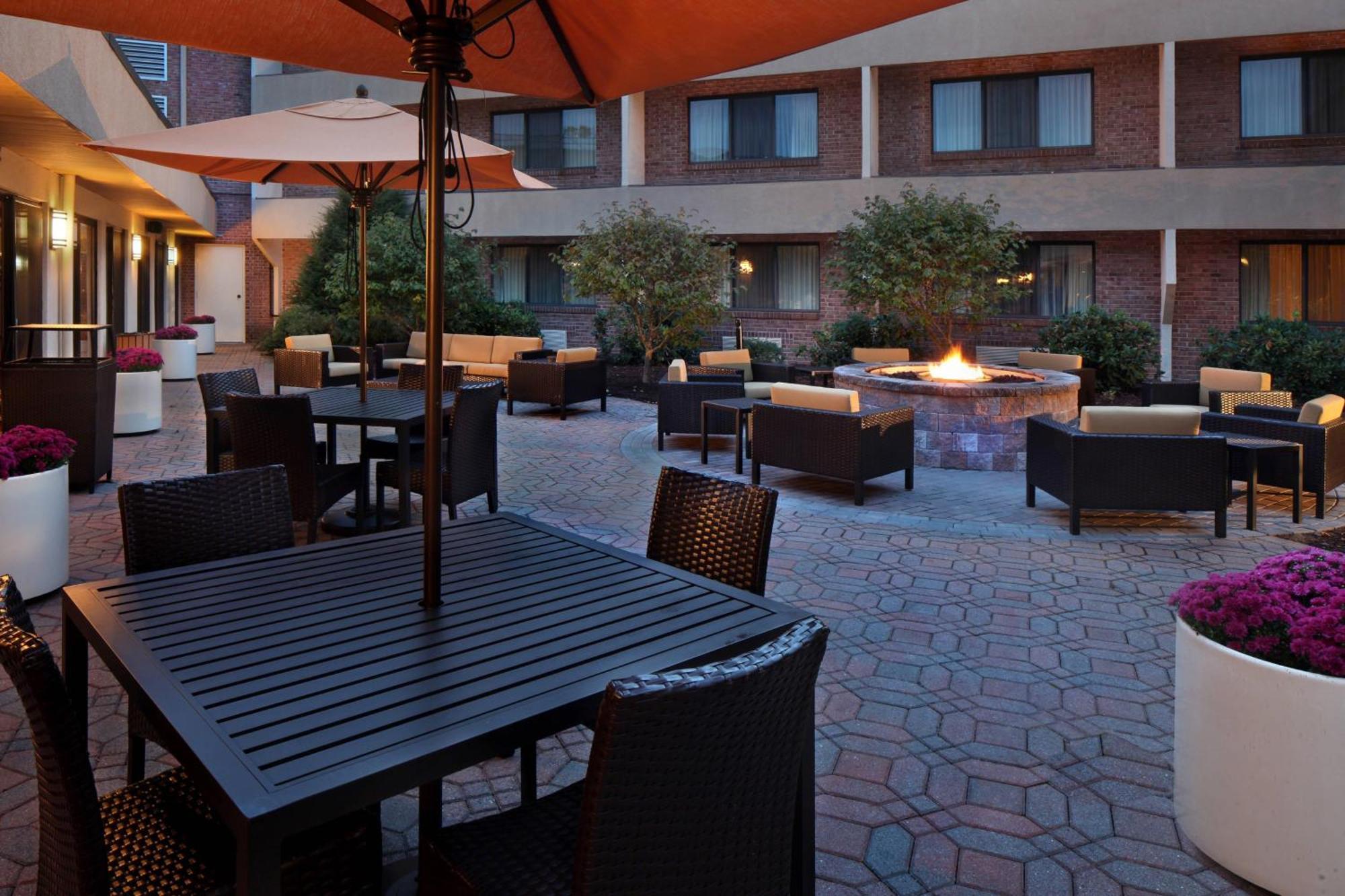 Hotel Courtyard Hartford Cromwell Esterno foto